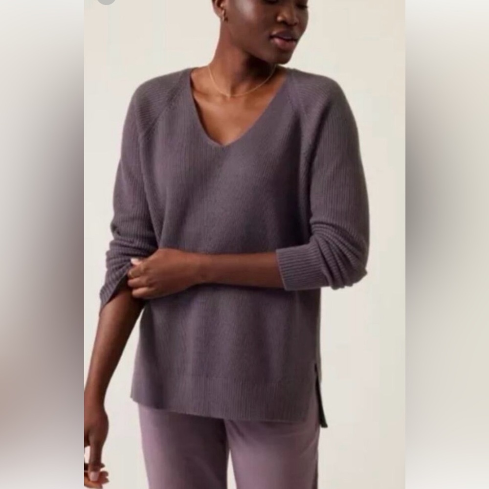 Athleta V-Neck Hanover Sweater - Rich Plum New size small